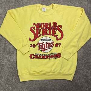 Vintage 1987 Minnesota Twins World Series  Champions Yellow Sweatshirt